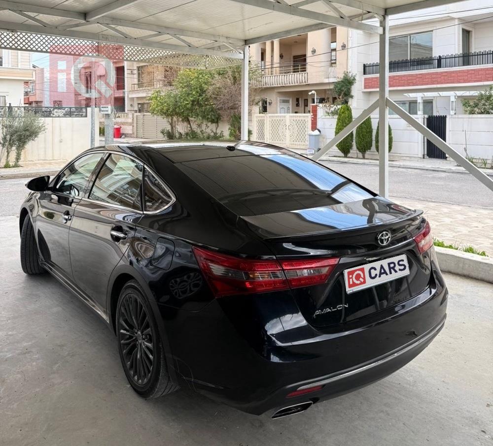 تويوتا أفالون